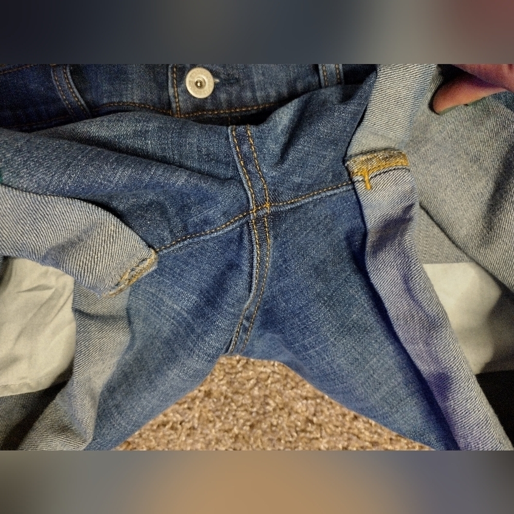 Levi Strauss Denim Roll Cuff Shorts NWOT - Picture 10 of 13
